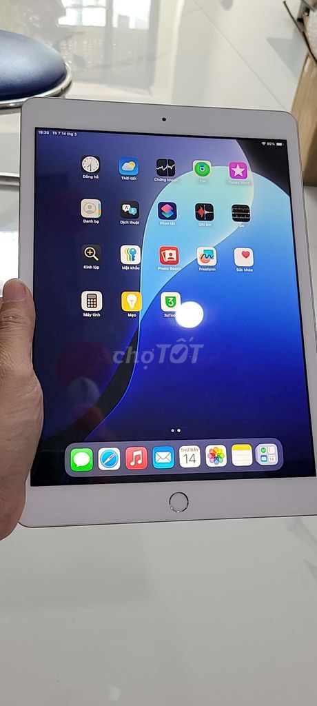 Apple iPad Gen 7 32GB Vân tay. Mua bán Máy tính bảng tại Quận Tân Phú Tp Hồ Chí Minh được đăng bởi minh hình 1