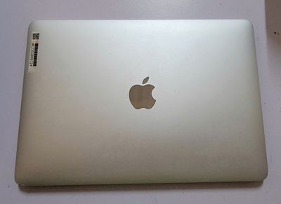 Bán Macbook 2016 8G 12 inch đang SD tốt, k lỗi gì