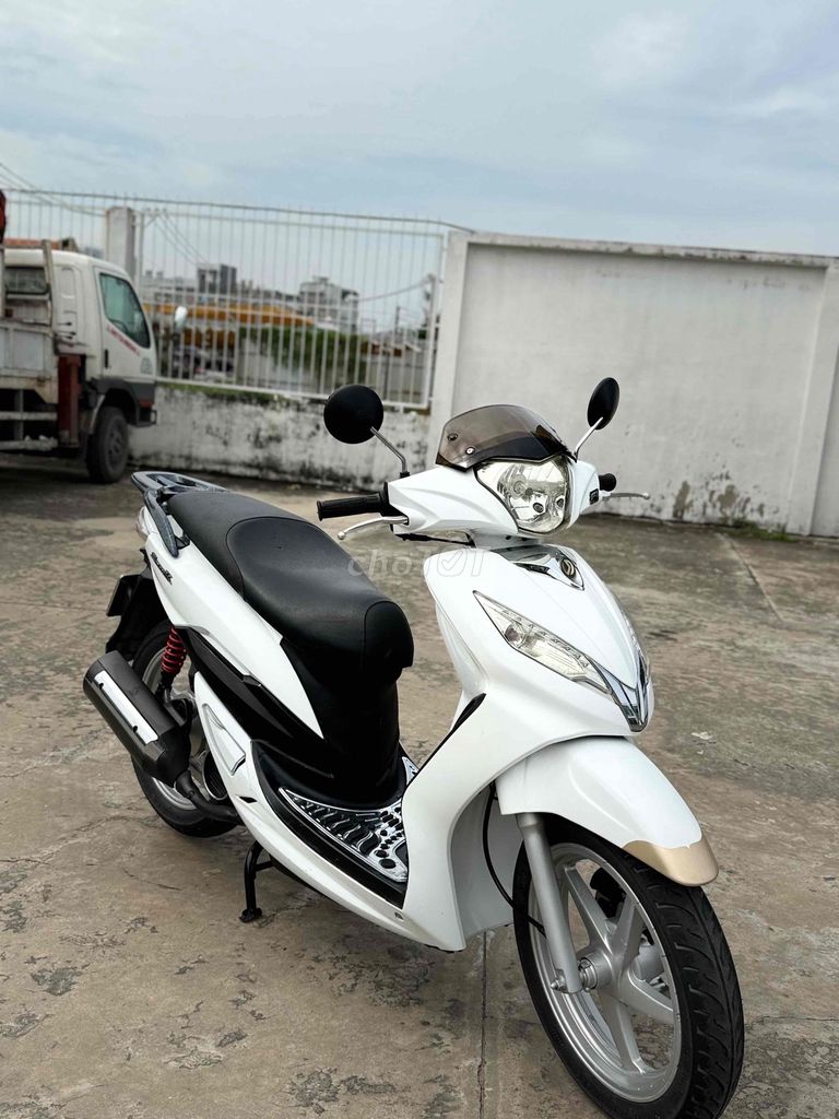 [MUA XE NÀY ĐI TẾT] 👉SYM Shark màu Trắng DÁNG SHi🥦. Mua bán Xe máy tại Quận Bình Tân Tp Hồ Chí Minh được đăng bởi BÙI TIẾN DŨNG hình 1