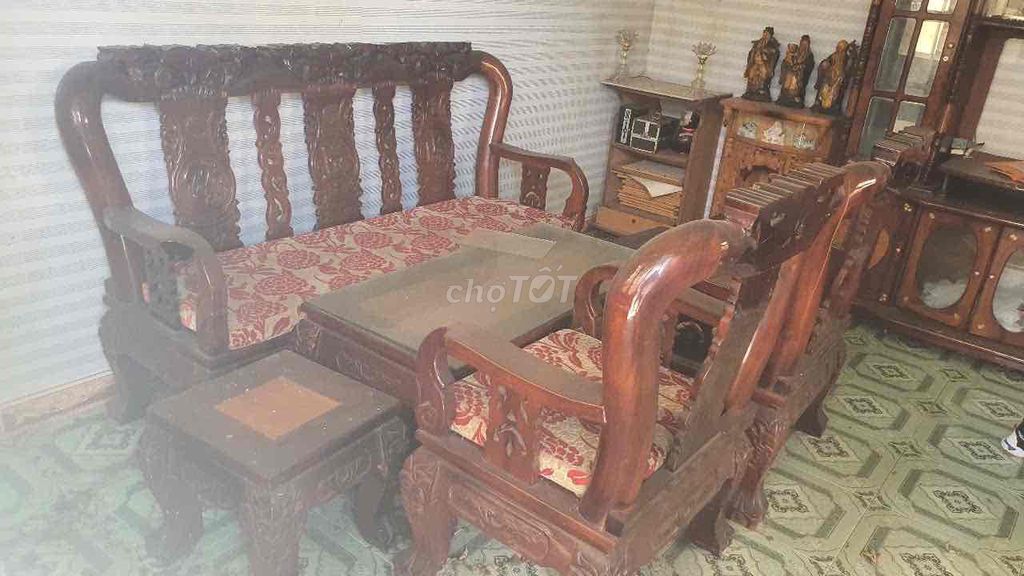 Bộ bàn ghế gỗ chạm khắc Nâu. Mua bán Bàn ghế tại Thành phố Bà Rịa Bà Rịa - Vũng Tàu được đăng bởi CHỢ NHÀ PHỐ hình 1