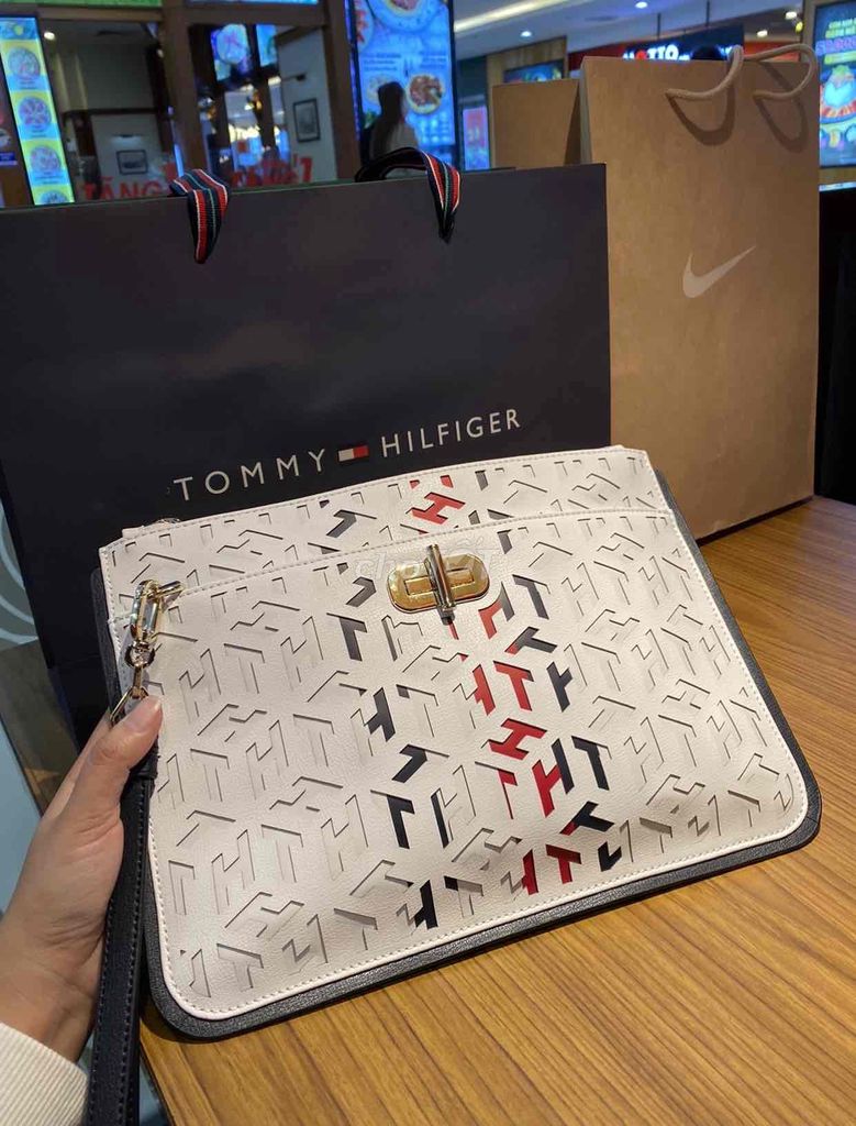 Túi Cầm Tay TOMMY Hàng Hiệu Còn Như Mới