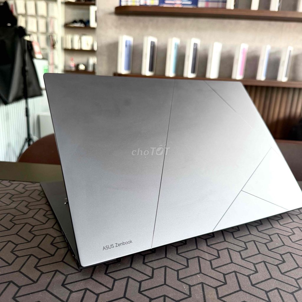 Asus Zenbook UX3404VA i5-13500H OLED 8GB/512GB. Mua bán Laptop tại Thành phố Biên Hòa Đồng Nai được đăng bởi Victor Tuấn Techzone Biên Hoà hình 1
