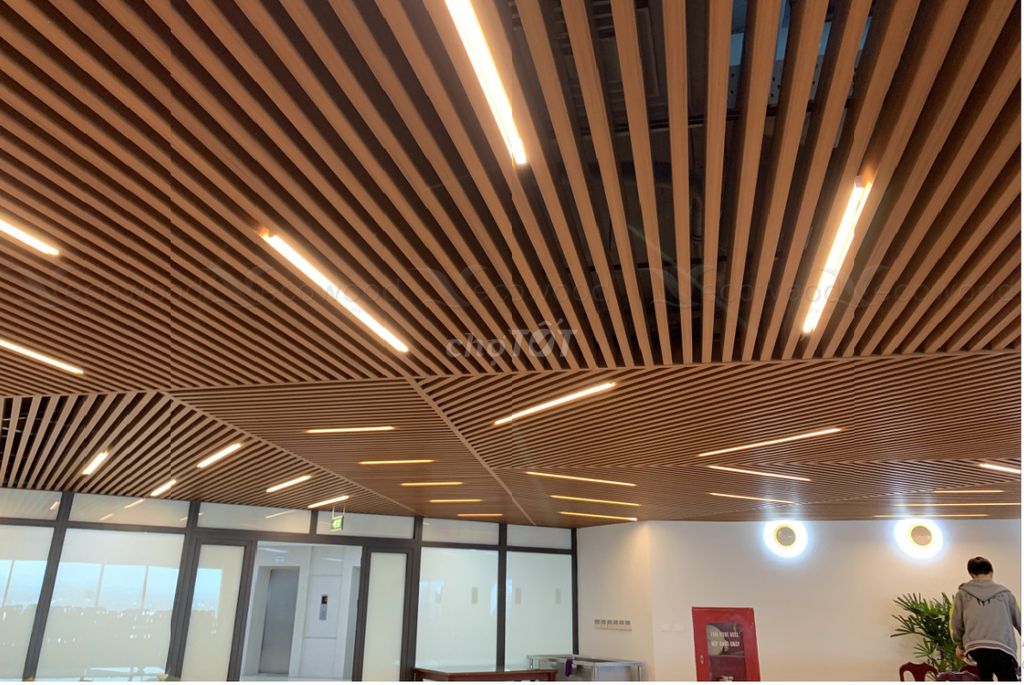 Thanh trần cài gỗ nhựa trang trí tường, trần. Mua bán Cây cảnh, đồ trang trí tại Quận Nam Từ Liêm Hà Nội được đăng bởi Nguyễn Nhung hình 1