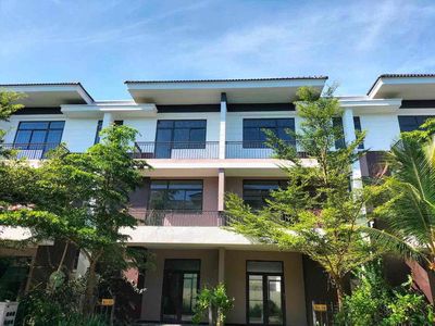SÁT CÔNG VIÊN GIÁ 2 TỶ 600 triệu /CĂN. Mua bán nhà ở tại Huyện Đức Hòa Long An được đăng bởi Nhi Nhi