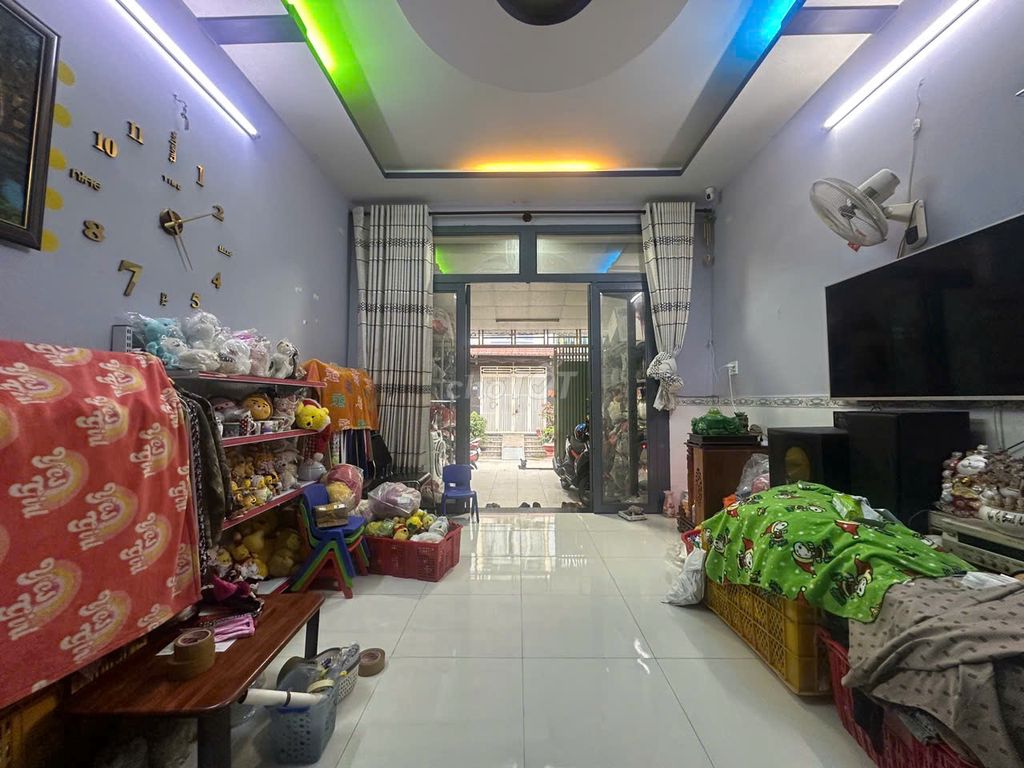 GIẢM GIÁ BÁN NHANH - 5,5 TỶ HẺM 8m Phú Định - 71,4m² (4m x 17,89m) 