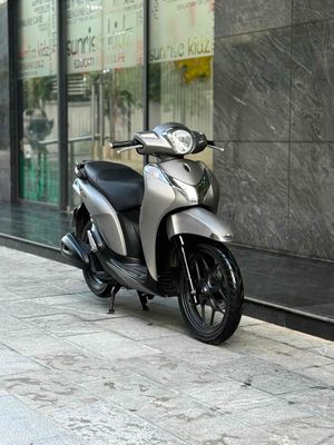 Sh mode smartkey thể thao bạc nhám 585.79. Mua bán Xe máy tại Quận Ba Đình Hà Nội được đăng bởi Xe Máy Nam Thi