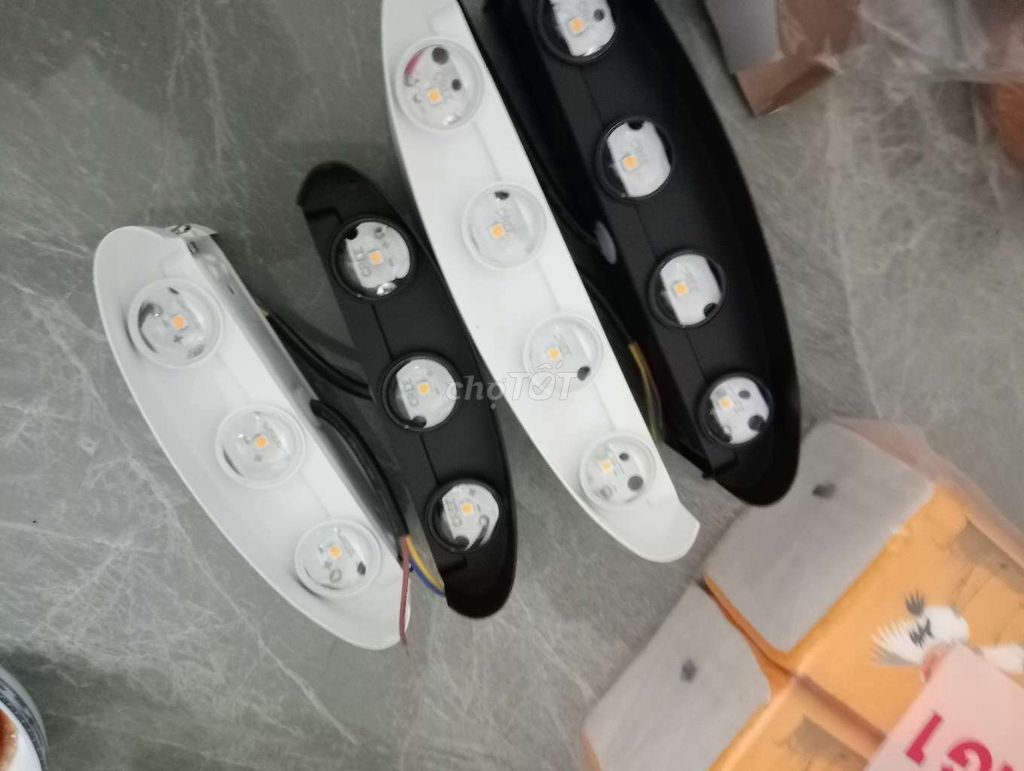 Đèn tường LED Kim loại Đen. Mua bán Đèn tại Quận Bình Tân Tp Hồ Chí Minh được đăng bởi Viet Ha hình 1