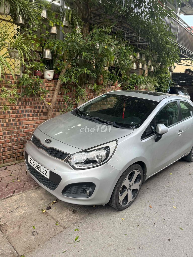 Kia Rio 2011 1.6 AT - 102000 km. Mua bán Ô tô tại Thành phố Vinh Nghệ An được đăng bởi hai hình 4