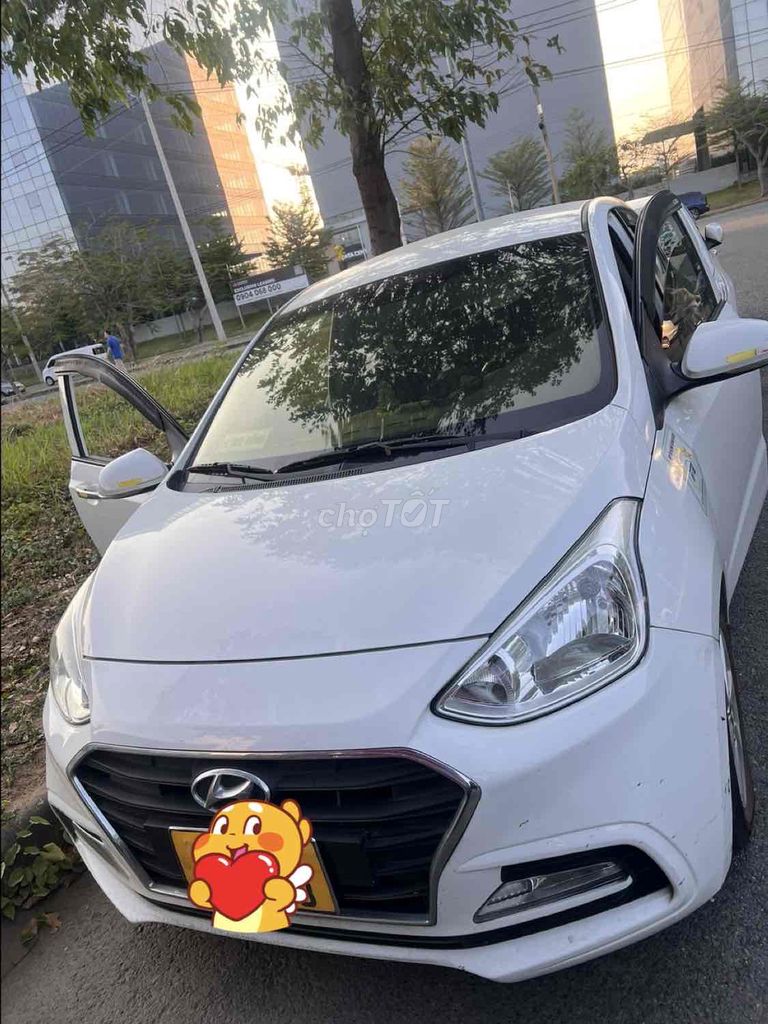 Hyundai Grand i10, белый, 5 мест, топ-версия