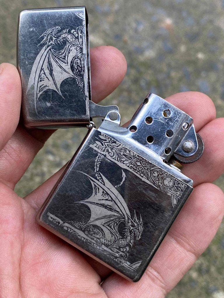 Zippo Mỹ đời 2017 chủ đề Dragon in 3 mặt