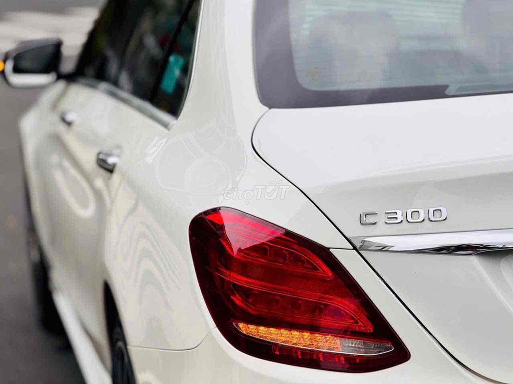Mercedes Benz C300 AMG 2018. Mua bán Ô tô tại Quận 7 Tp Hồ Chí Minh được đăng bởi Cherry hình 7