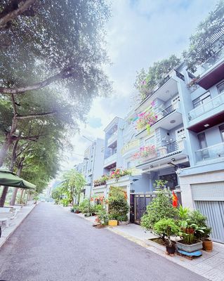 Cần tiền bán rẻ nhà 4 tầng 5x18m mặt tiền đường 20m ngay Phú Mỹ Hưng