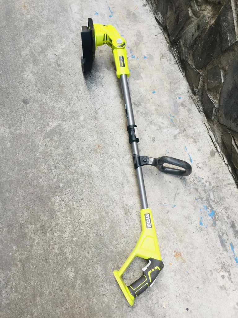 Máy cắt cỏ RYOBI 18v có than. Mua bán Đồ chuyên dụng, Giống nuôi trồng tại Quận 4 Tp Hồ Chí Minh được đăng bởi lê hải thần hình 1