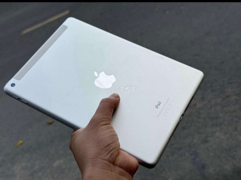 Apple iPad Gen 6 128GB Bạc. Mua bán Máy tính bảng tại Thị xã Bến Cát Bình Dương được đăng bởi tính hình 1