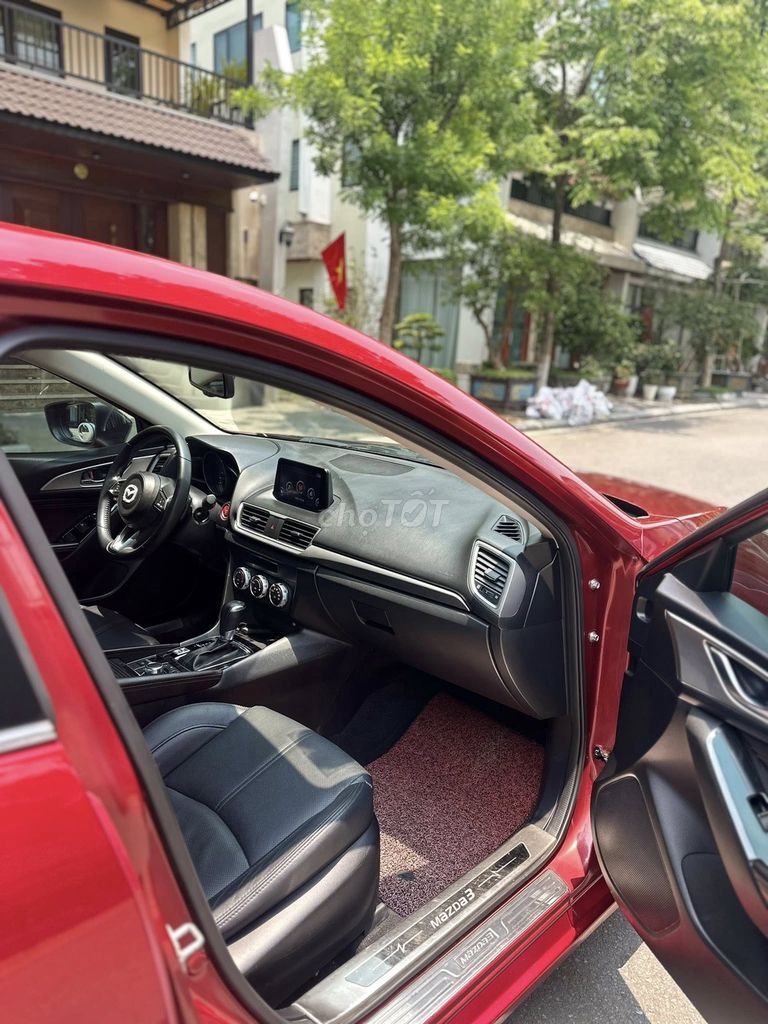 Mazda 3 sản xuất 2017. Mua bán Ô tô tại Thành phố Lào Cai Lào Cai được đăng bởi Nguyễn Hồng Vĩnh hình 3