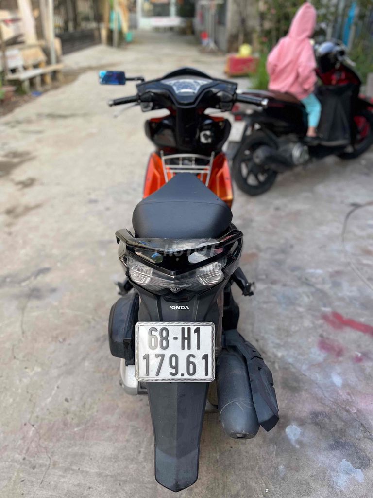 Honda Air Blade Fi 2015 125cc Cam đen b 68 9 chủ. Mua bán Xe máy tại Quận Cái Răng Cần Thơ được đăng bởi Cầm Đồ Minh Tấn hình 5