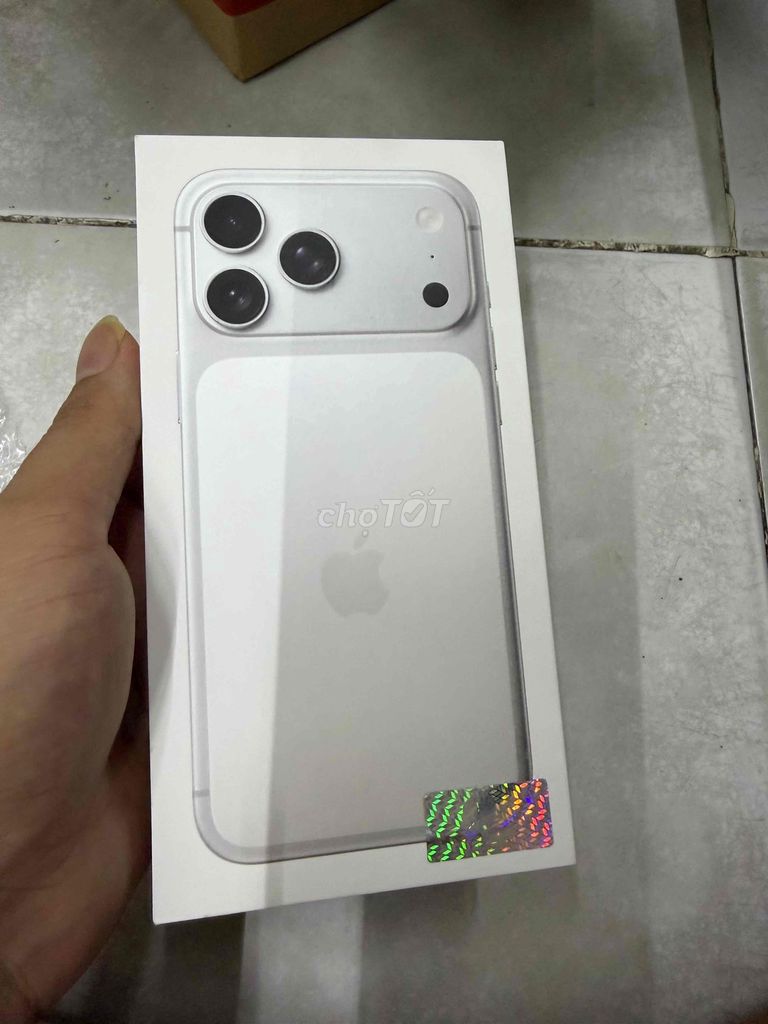 Apple iPhone 17 Pro Max 256GB Bạc Mới. Mua bán Điện thoại tại Quận Gò Vấp Tp Hồ Chí Minh được đăng bởi Cửa Hàng BT Mobile Chuyên Iphone Quốc Tế Giá Tốt hình 1