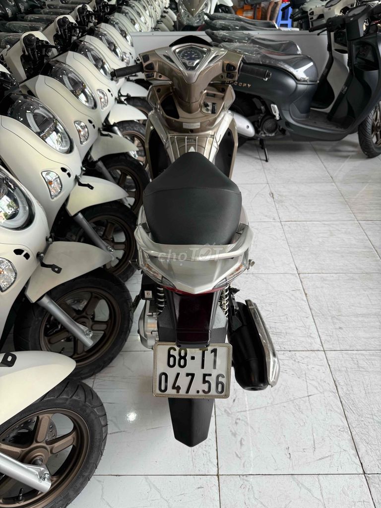 AIR BLADE 2012. Xém Cọp - Cực Đẹp - Máy Zin Êm Ấm. Mua bán Xe máy tại Thành phố Rạch Giá Kiên Giang được đăng bởi XE MÁY CŨ TÂN 128 hình 3