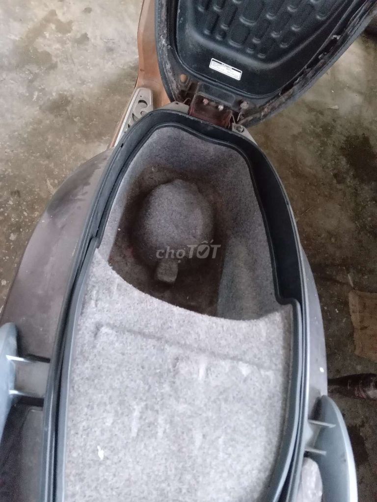 Bán, xe tay ga Shark giá tốt cho thợ , có giấy DK. Mua bán Xe máy tại Thành phố Huế Thừa Thiên Huế được đăng bởi Duochoang hình 3