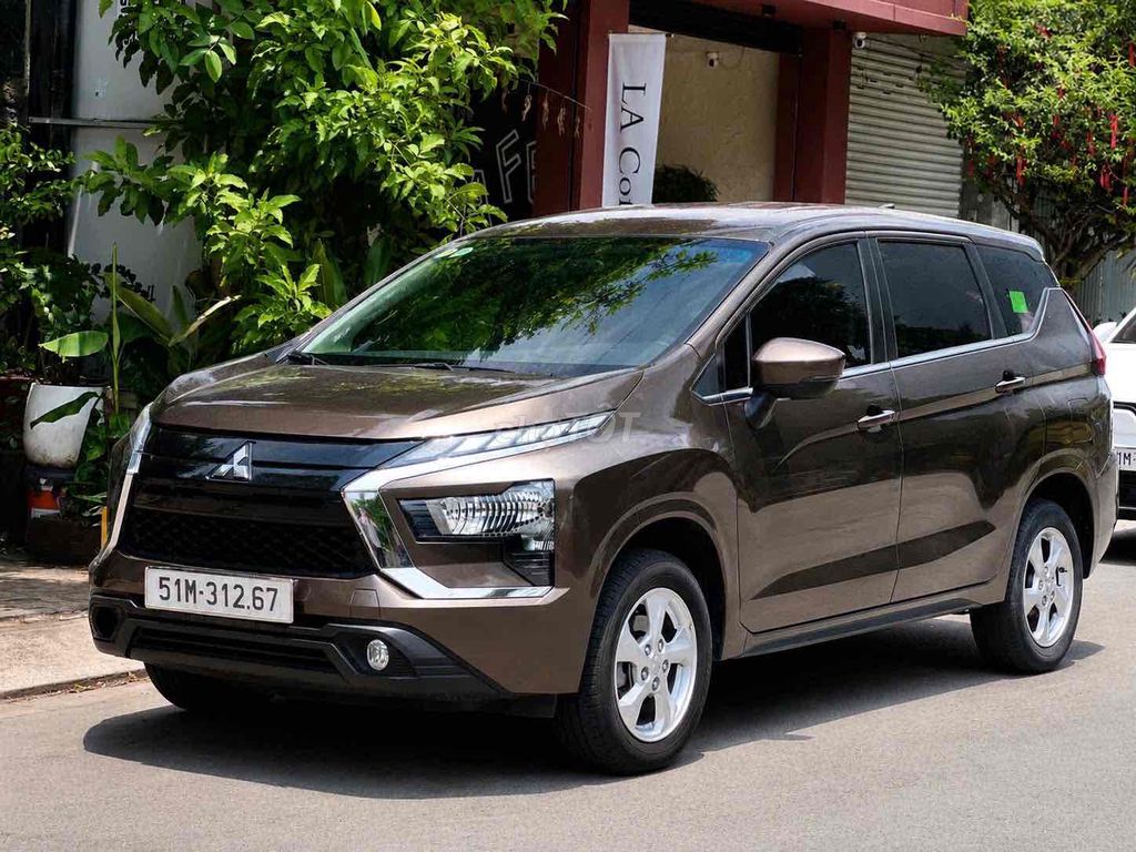 Mitsubishi Xpander AT Eco 2022 коричневый 73 000 км