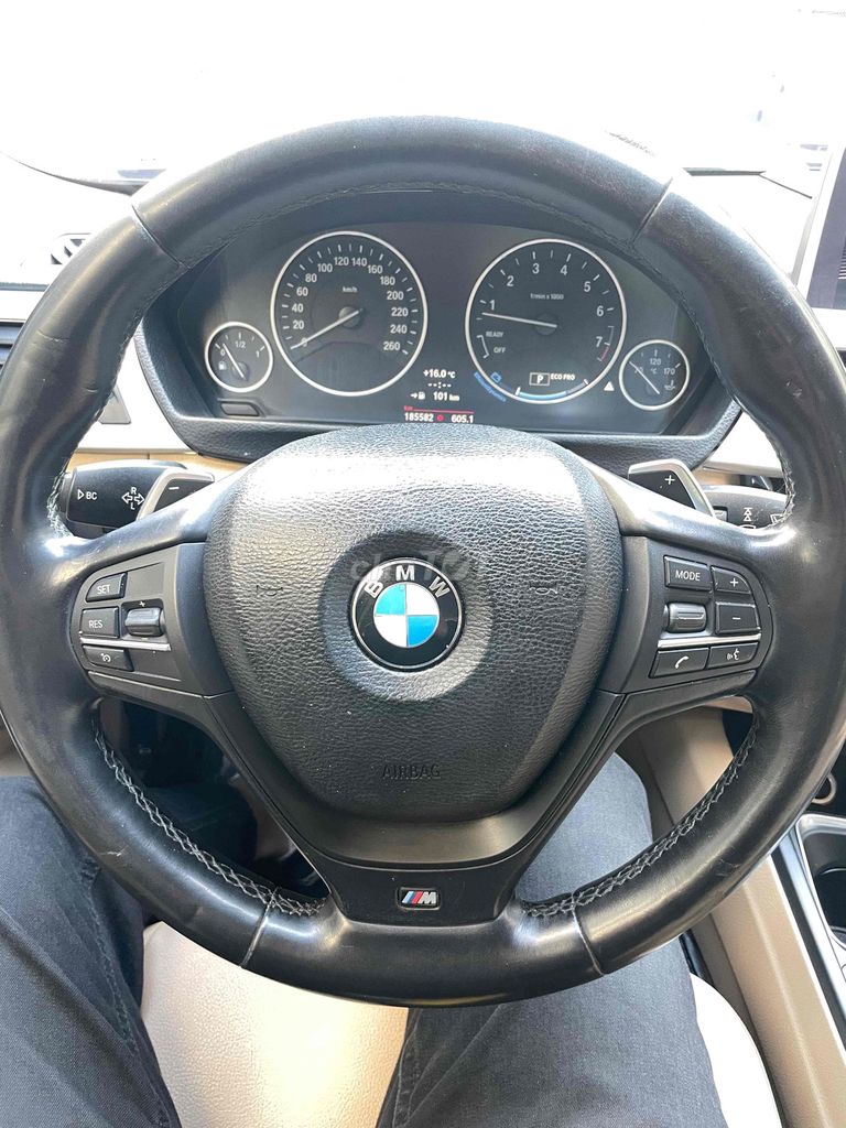 BMW 320i đời 2012 series 3 màu đen nội thất kem. Mua bán Ô tô tại Quận Nam Từ Liêm Hà Nội được đăng bởi Long xe lướt HN hình 9