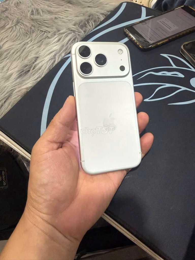 iPhone 17 Pro 256GB Bạc. Mua bán Điện thoại tại Quận Bình Thạnh Tp Hồ Chí Minh được đăng bởi Hoàng Giang hình 1