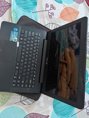 Bán laptop như hình. Mua bán Laptop tại Huyện Châu Thành Bến Tre được đăng bởi Khoa Nguyễn