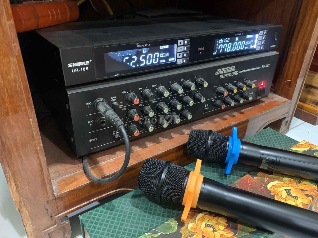 Bộ micro Shure UR-18S Đen. Mua bán Tivi, Âm thanh tại Thành phố Thủ Đức Tp Hồ Chí Minh được đăng bởi Đức Lộc hình 1