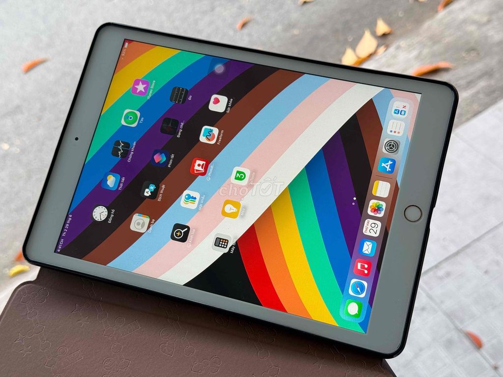 iPad Gen 7 128GB 10.2in, ios 18.7. Sim 4G +Wifi. Mua bán Máy tính bảng tại Quận Tân Bình Tp Hồ Chí Minh được đăng bởi Nguyễn Gia Huy hình 1