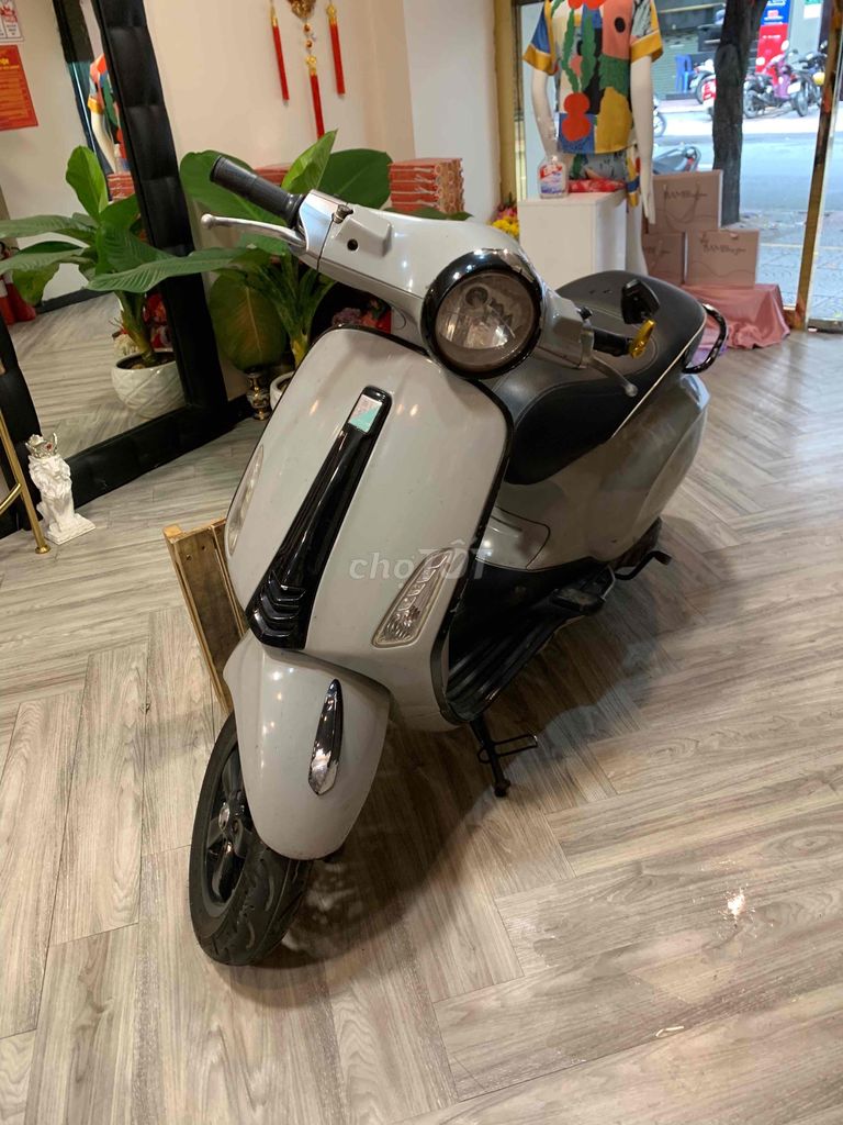 vespa primavera biển 60