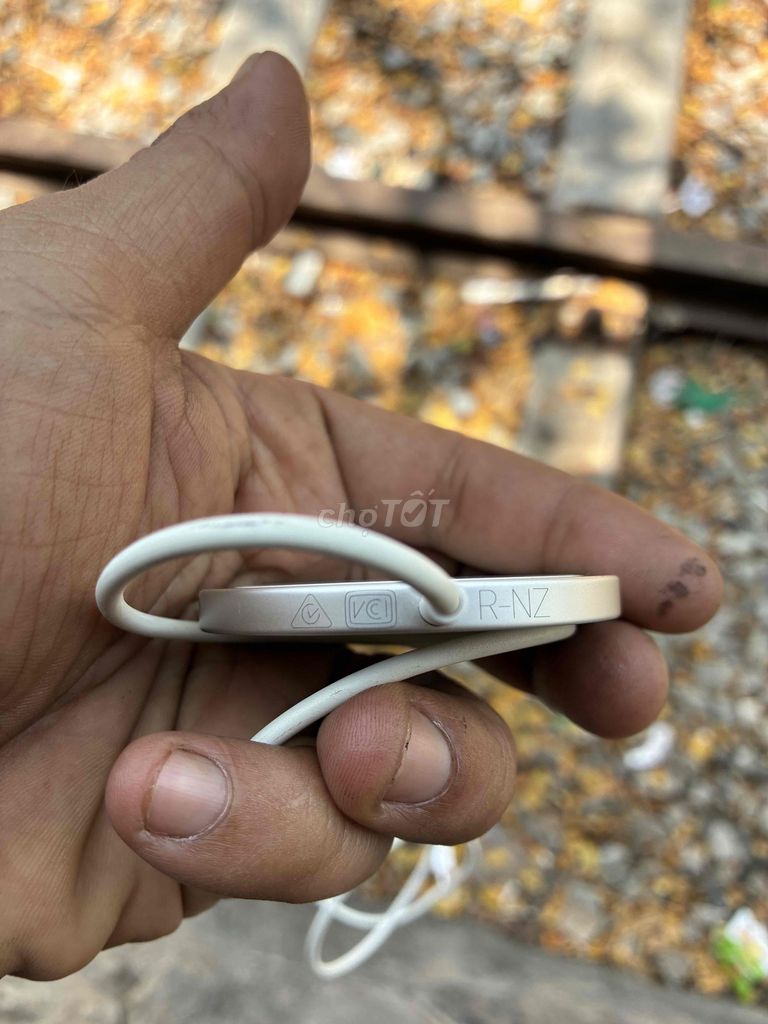 Cáp sạc không dây Apple A2140. Mua bán Phụ kiện (Màn hình, Chuột...) tại Thành phố Phan Rang-Tháp Chàm Ninh Thuận được đăng bởi Lê Anh Tuấn  hình 1