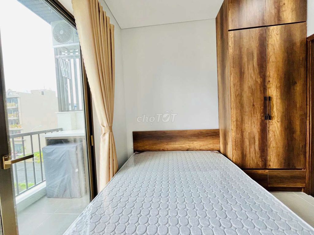 Green, furnished apartment with big balcony in FPT City — photo 9