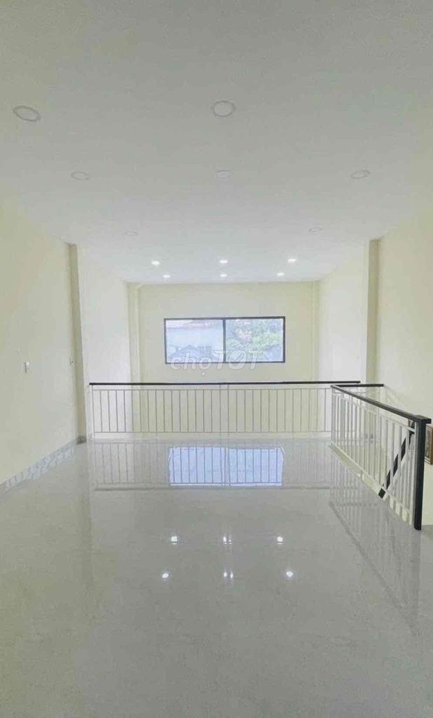 BÁN NHÀ MỚI 2 TẦNG HẺM XE HƠI HÓC MÔN – NGANG 5M – GẦN QUỐC LỘ 22 – CH