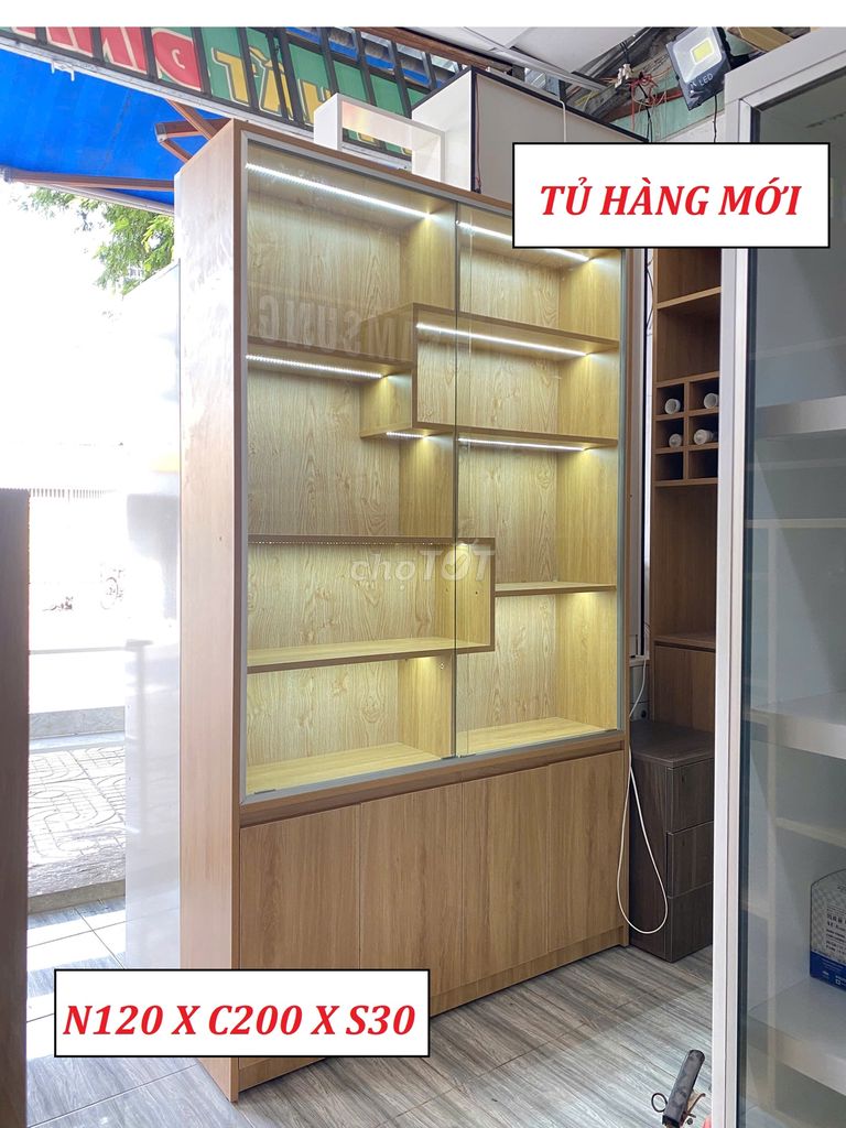 TỦ TRƯNG BÀY YẾN,SP MỸ PHẨM. NƯỚC HOA, ĐỒ ĐIỆN TỬ