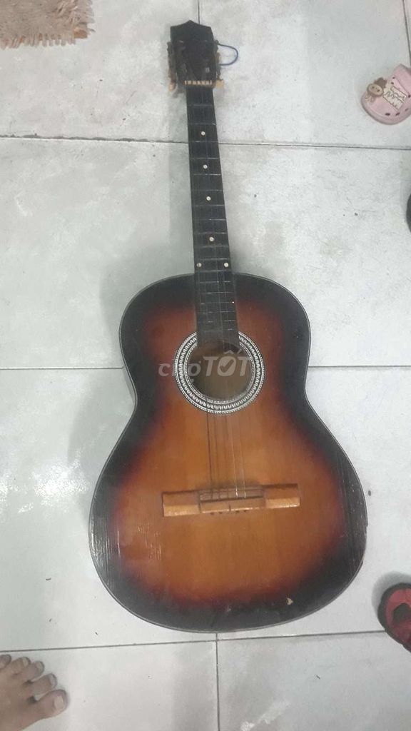Đàn guitar Nâu, Đen . Mua bán Nhạc cụ tại Quận Bình Thạnh Tp Hồ Chí Minh được đăng bởi Ng minh tri hình 1