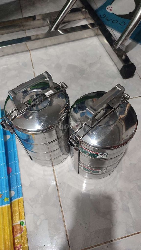 Thanh lý 2 hộp inox đựng cơm 4 tầng