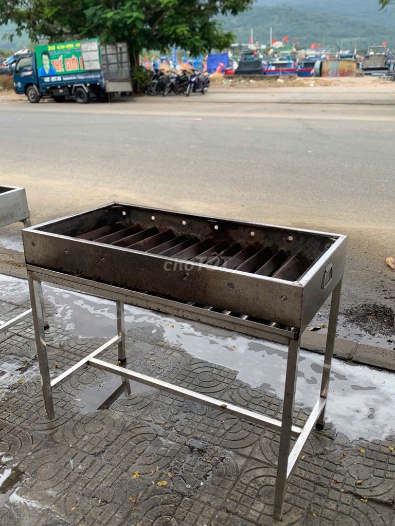 Bếp nướng than Inox dễ vệ sinh. Mua bán Dụng cụ nhà bếp tại Quận Sơn Trà Đà Nẵng được đăng bởi Thế Giới Đồ Cũ Đà Nẵng hình 1