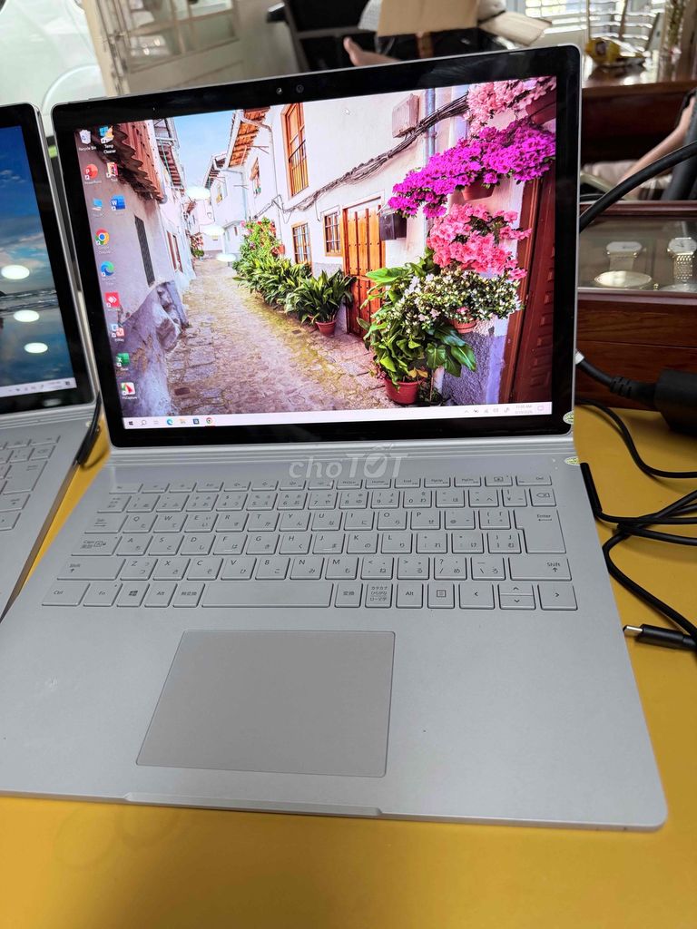 Microsoft Surface Book 2 i5 13.5 inch 8GB/256GB. Mua bán Laptop tại Thành phố Long Xuyên An Giang được đăng bởi Nguyễn Thành Lợi hình 1