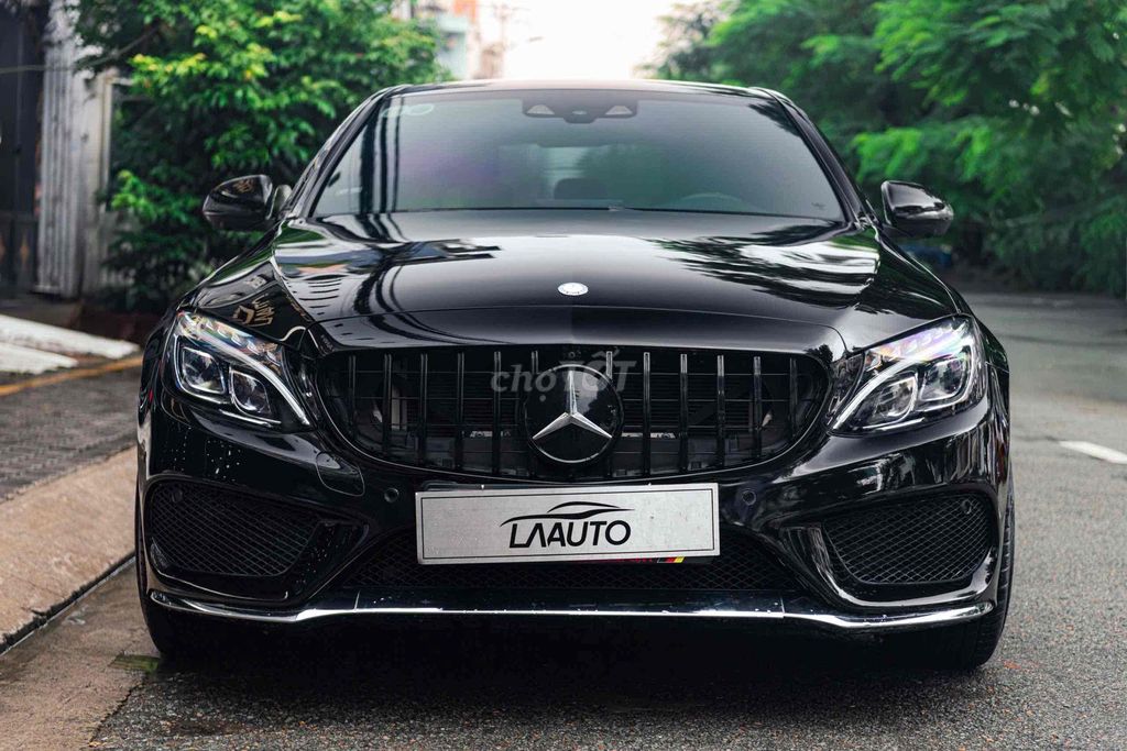 Mercedes C300 AMG Model 2018 - Đen/Đỏ - 25.000 km. Mua bán Ô tô tại Quận 7 Tp Hồ Chí Minh được đăng bởi Thật Nguyễn LongAnh Auto hình 1