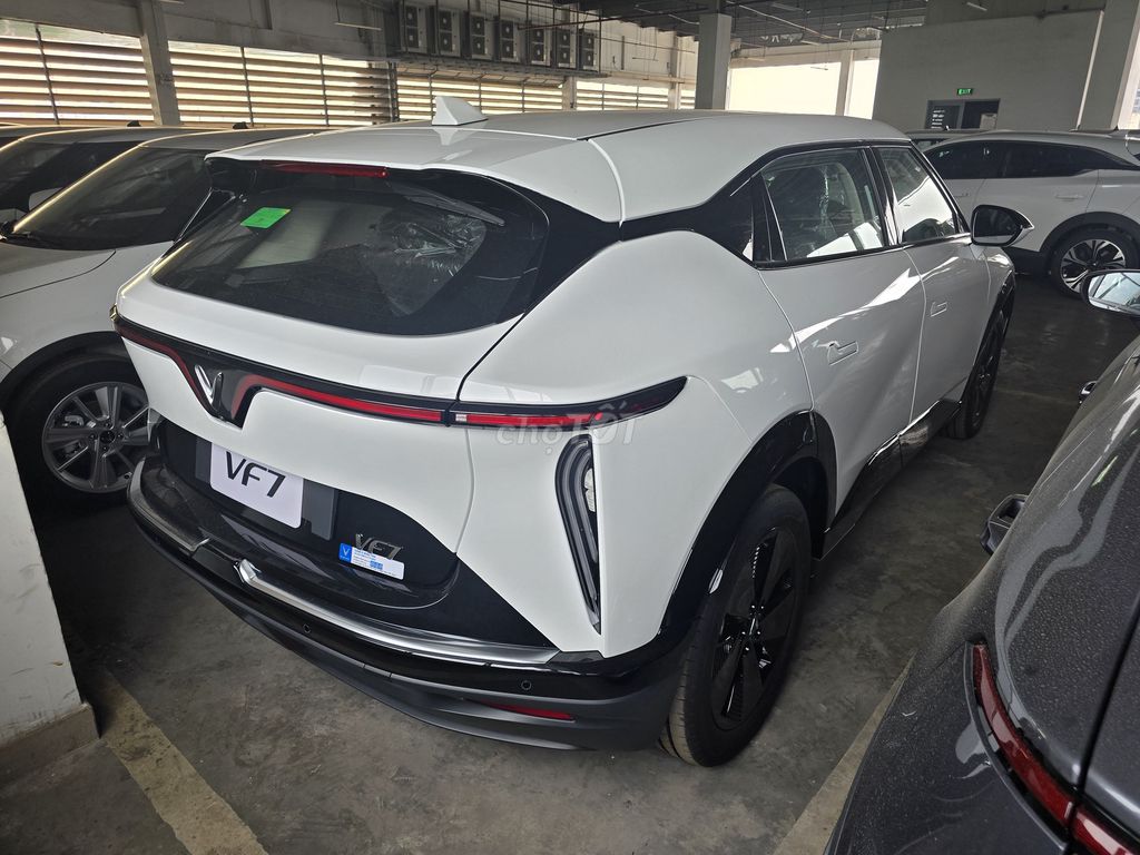 VinFast VF7 2025 ECO CÓ HUD GIÁ CỰC RẺ TẶNG 10 MÓN. Mua bán Ô tô tại Quận Bình Tân Tp Hồ Chí Minh được đăng bởi Lê Phát hình 3