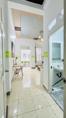 PHÒNG BAN CÔNG MÁY LẠNH THOÁNG MÁT NGAY NGÃ BA ĐÔNG QUANG