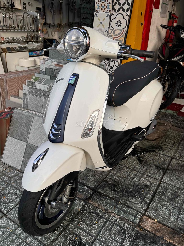 vespa primevera YACHT club edition bản đặc biệt