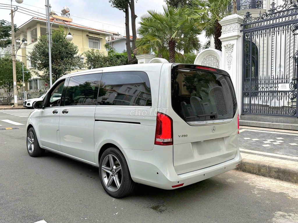 V250 Luxury 2020 zin 3,7 vạn miles. Mua bán Ô tô tại Quận 7 Tp Hồ Chí Minh được đăng bởi Tuấn Luật Sư Nhà Đất hình 4