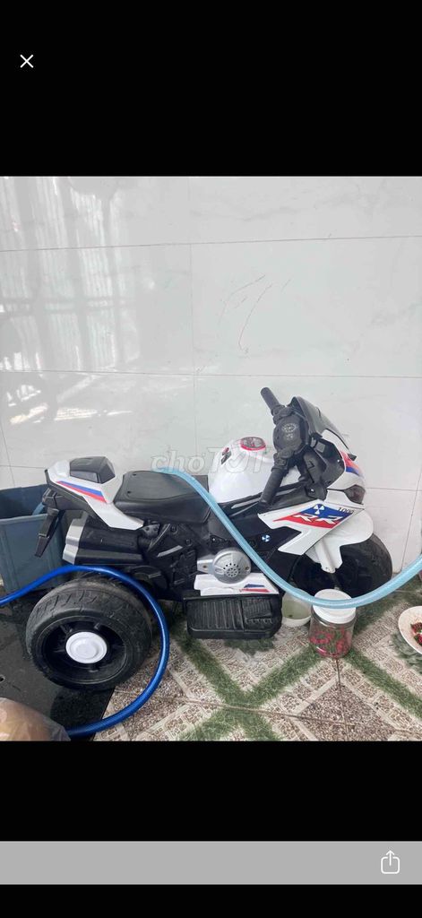 Xe máy điện trẻ em Trắng 1 chỗ 3 bánh. Mua bán Mẹ và bé tại Thành phố Biên Hòa Đồng Nai được đăng bởi Quỳnh Nga hình 1