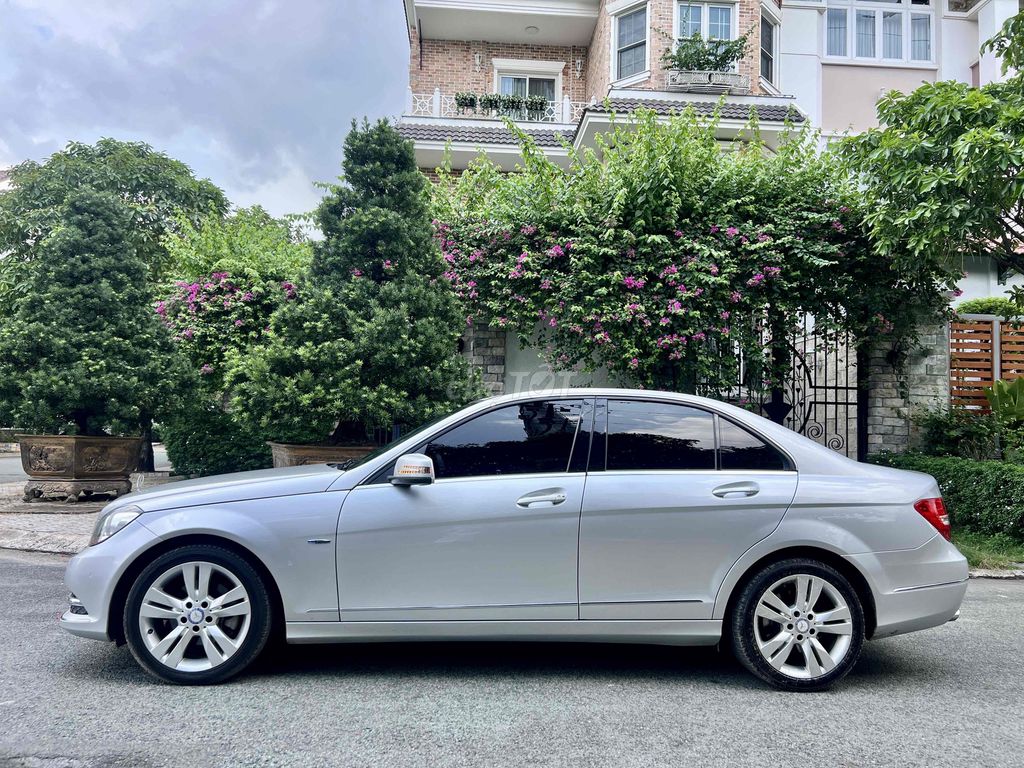 Mercedes Benz C Class 2014 C250 - 78000 km. Mua bán Ô tô tại Quận 7 Tp Hồ Chí Minh được đăng bởi Minh Dat hình 3