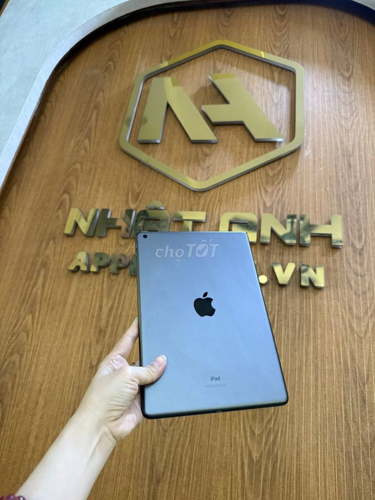 Apple iPad Gen 8 Wifi 32GB Xám Đã sử dụng. Mua bán Máy tính bảng tại Quận Gò Vấp Tp Hồ Chí Minh được đăng bởi Nguyễn Thị Thu Hiền hình 1