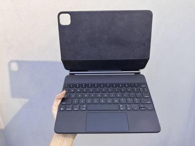 Magic Keyboard có Trackpad cho iPad Pro 11