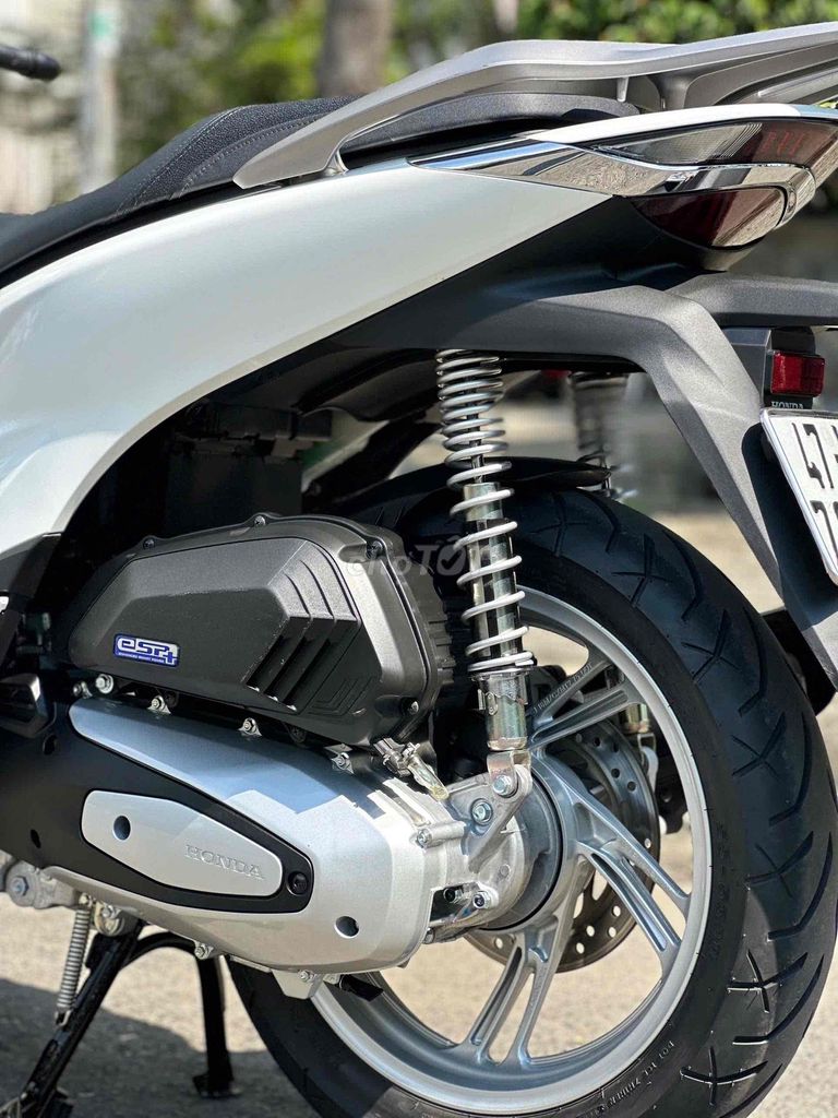 Honda SH 160i 2025 Trắng 1000 km. Mua bán Xe máy tại Quận Gò Vấp Tp Hồ Chí Minh được đăng bởi CHXM 86 chuyên bán xe trả góp hình 10