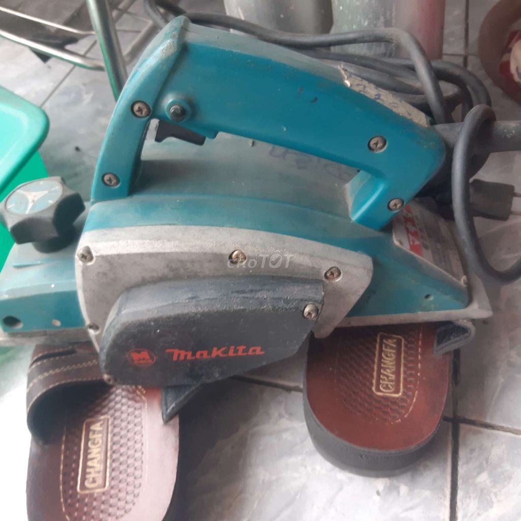 Máy bào gỗ makita nhật bãi ngon