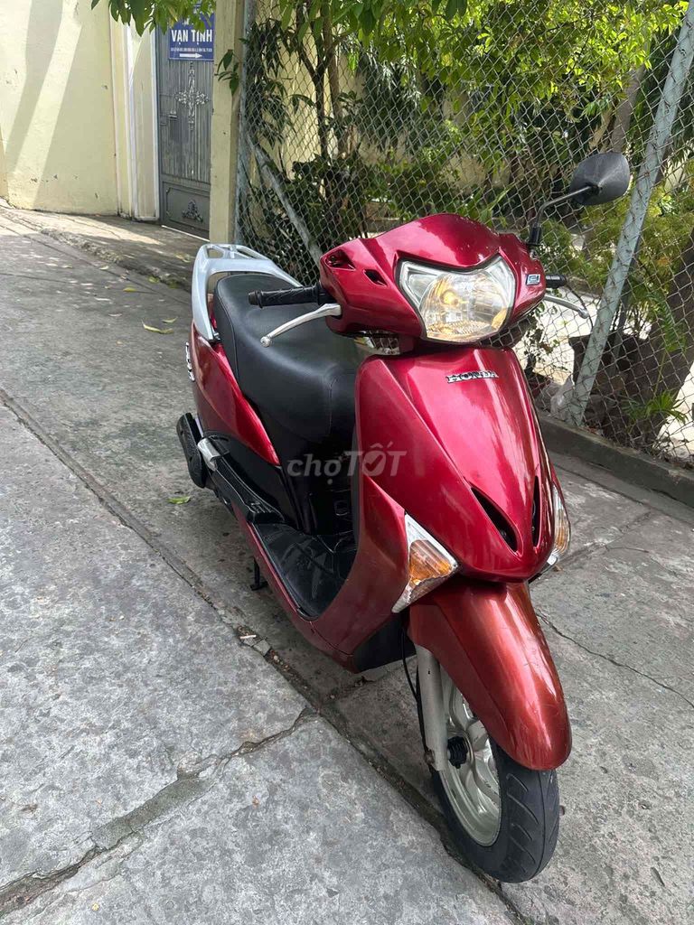 Honda Lead Fi 2011 красный, пробег 59000 км, красивый госномер 68